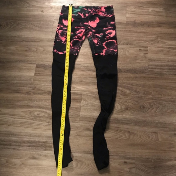 ALO Yoga Ribbed Goddess Leggings - Picture 2 of 8